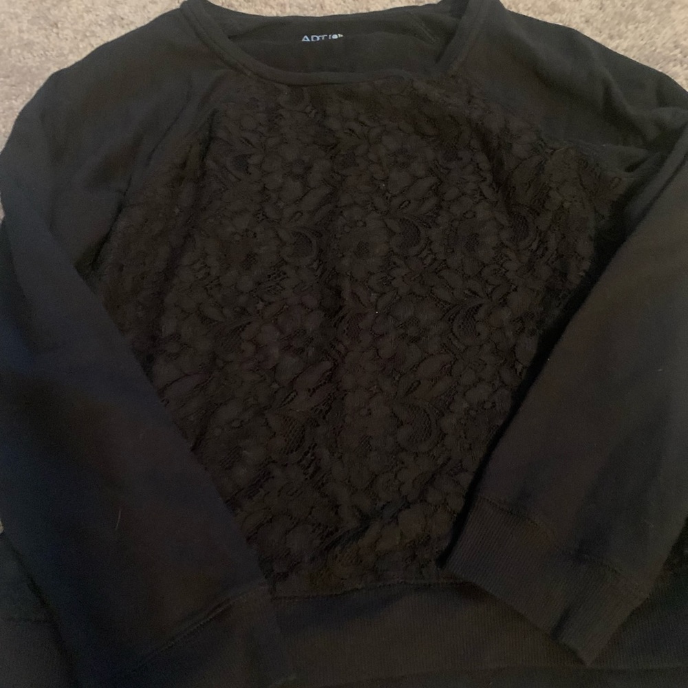 5 for $25 GUC Apt 9 Black Sweatshirt with Lace Detailing